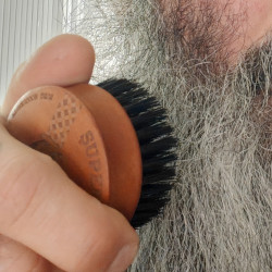 ROUND TRAVEL BEARD BRUSH
